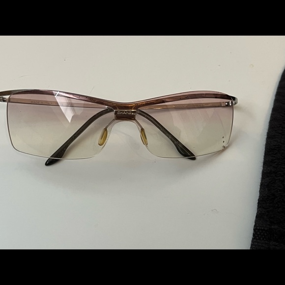 Chanel pink pearl sunglasses - Picture 5 of 6